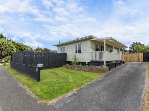 57 Queens Road, Waikanae Beach