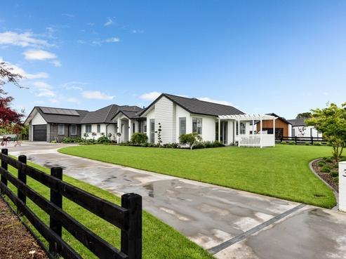 33 Mike Smith Drive, Cambridge