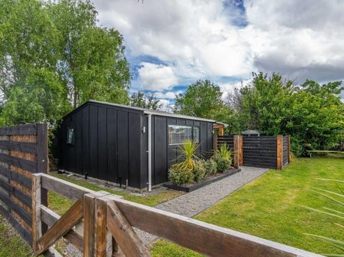 2 Daniel Street, Martinborough