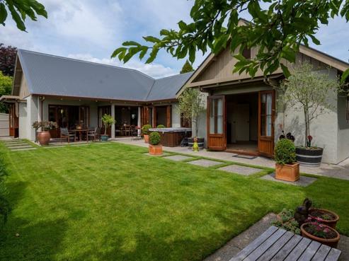 12 Goodwin Avenue, Springfield