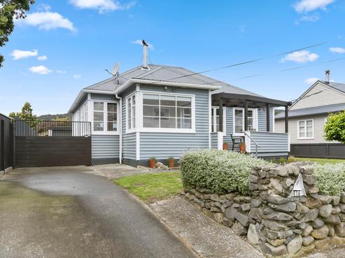 1016 Taita Drive, Taita