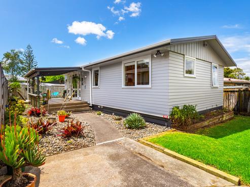 93C Hobsonville Road, West Harbour