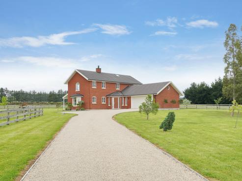 64 Davis Road, Cust