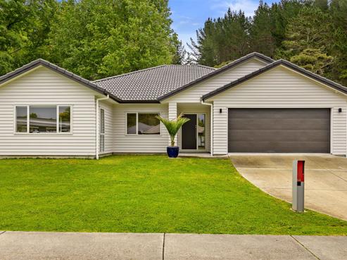 44 Crabb Fields Lane, Riverhead
