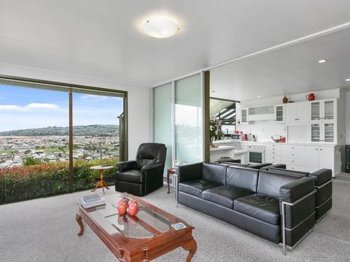 60 Easther Crescent, Kew