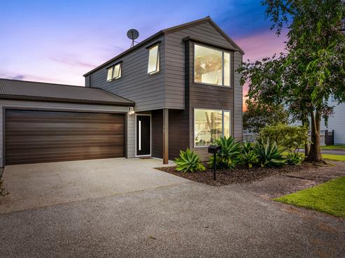 41 Vinograd Drive, Te Atatu Peninsula