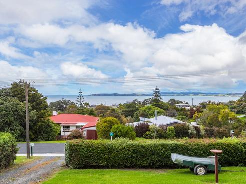 18 Sea View Road, Leigh