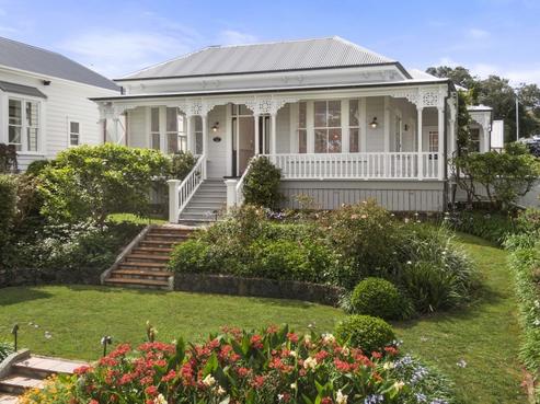 7 King Edward Parade, Devonport