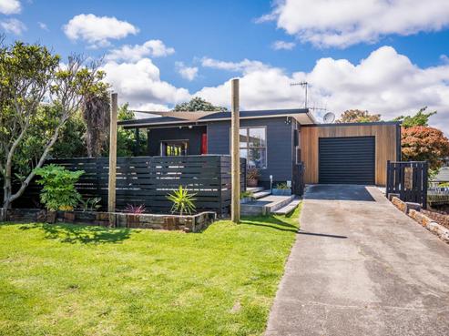 82 Gray Avenue, Paraparaumu Beach