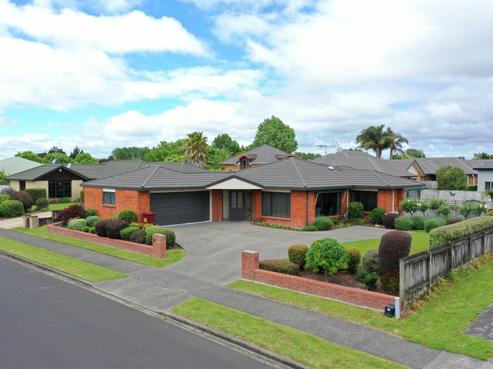 8 Cairns Crescent, Rototuna
