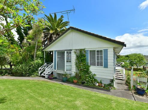 16 Albert Hall Drive, Red Beach