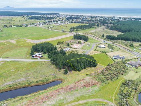 221 Mowhia Grove, Waitarere
