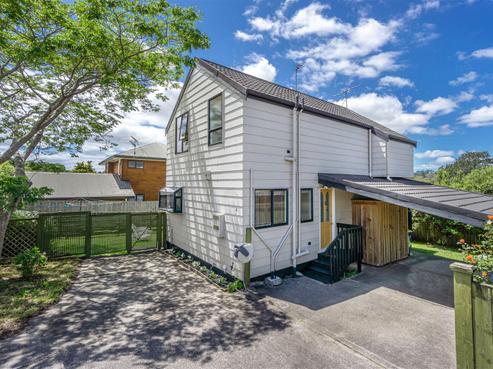 2/49 Salisbury Road, Birkdale