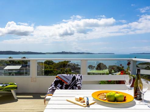 8 Piccadilly Circus, Snells Beach