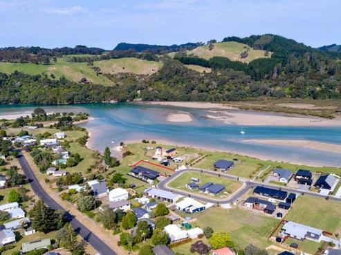 23 Admiral Drive, Cooks Beach