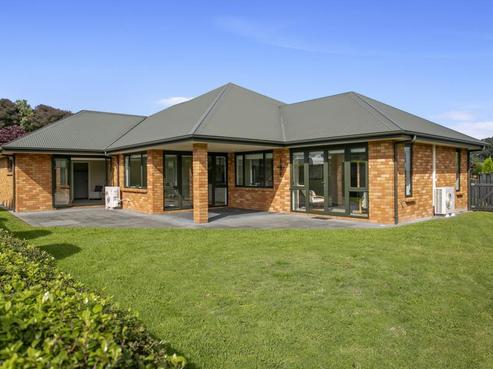 17 Chesterton Drive, Leamington