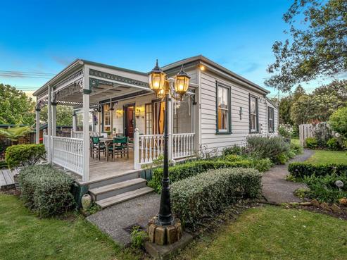 8 South Avenue, Kaukapakapa