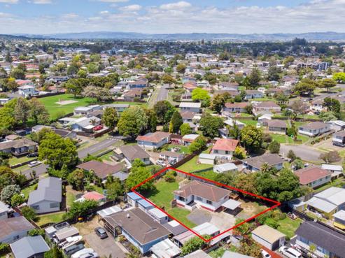 374 Roscommon Road, Clendon Park
