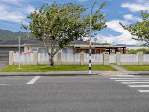 28 Oriwa Street, Waikanae