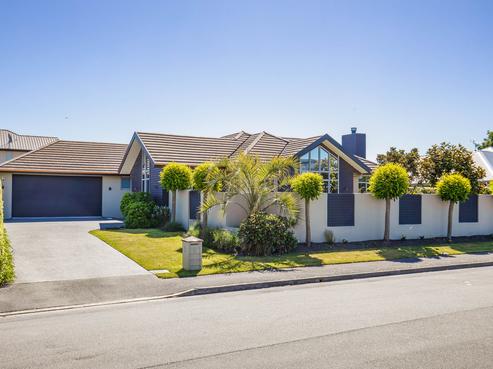 5 Applefield Court, Northwood