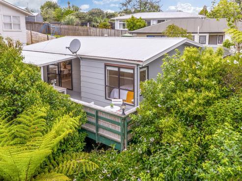 2/88 Lauderdale Road, Birkdale
