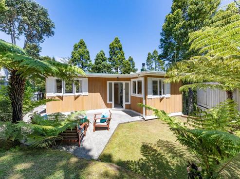 5 Arama Avenue, Titirangi