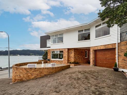 100 Evans Bay Parade, Roseneath