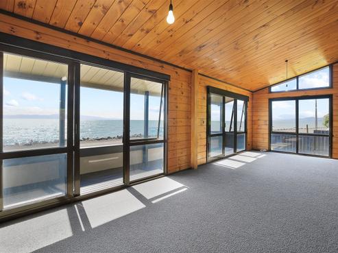 162 Thames Coast Road, Whakatete Bay