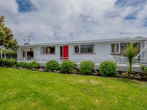 8 Walton Avenue, Waikanae