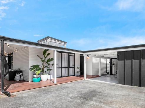 24 Booralee Avenue, Botany Downs