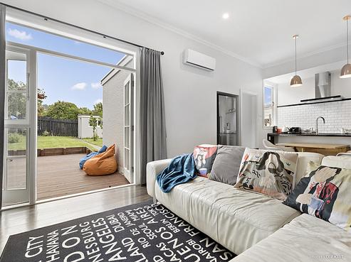 230 Rintoul Street, Berhampore