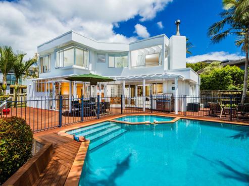 205 East Coast Road, Castor Bay