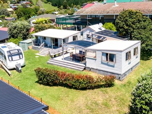 105 Titiro Place, Onemana