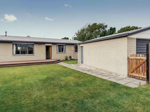 29 Seascape Gardens, Bromley