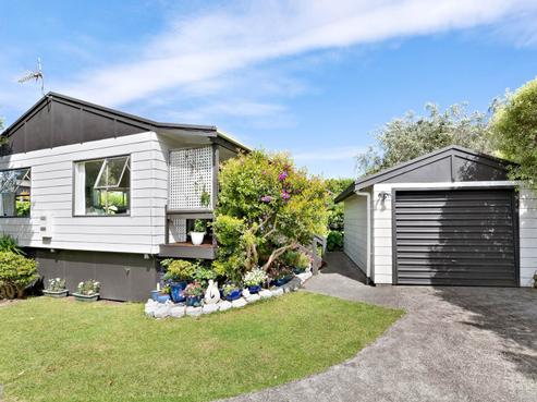 924A Whangaparaoa Road, Manly