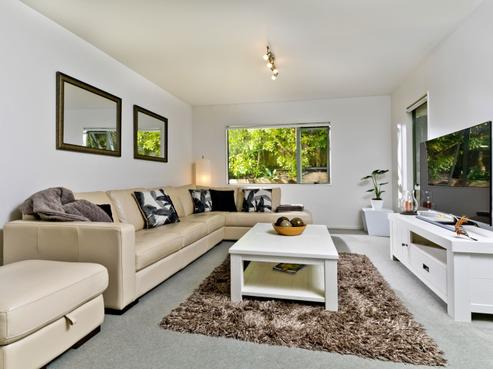 2/362 East Coast Road, Sunnynook