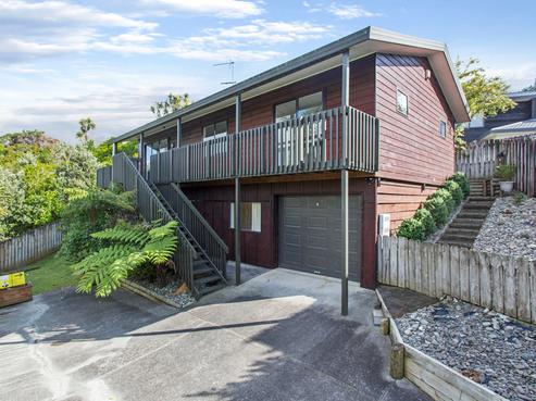 2/9 Jay Court, Botany Downs