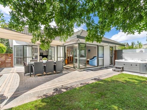 20 Arirang Rise, Pinehill
