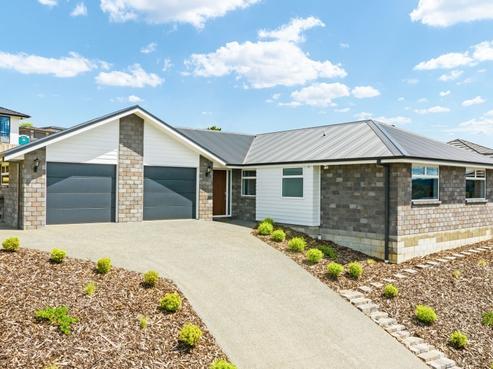 39 Pebble Beach Boulevard, Kamo