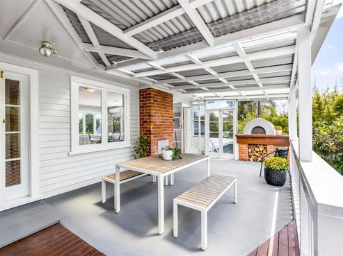 7 Taipari Road, Te Atatu Peninsula
