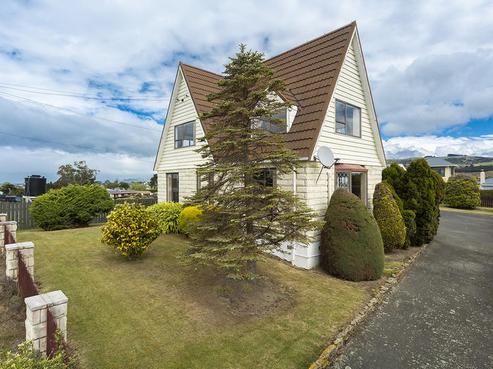 66 Stornoway Street, Karitane