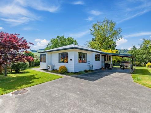 1 Lakemere Way, Kinloch