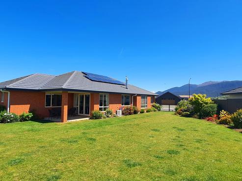 36 Takitimu Avenue, Te Anau