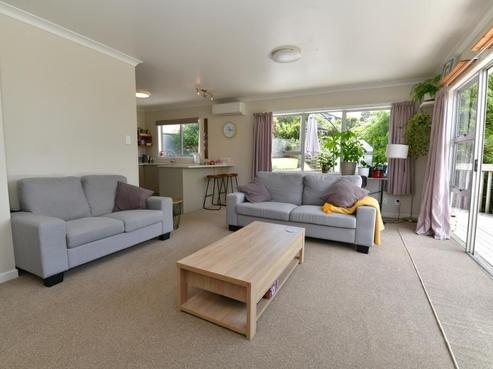 2/19 Malters Place, Browns Bay
