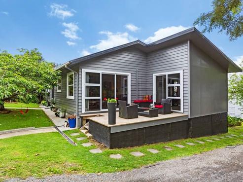 24 Huia Street, Waikanae
