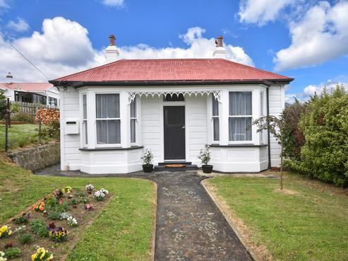 8 Constitution Street, Port Chalmers