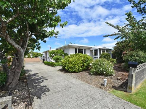 51 Adamson Crescent, Glengarry