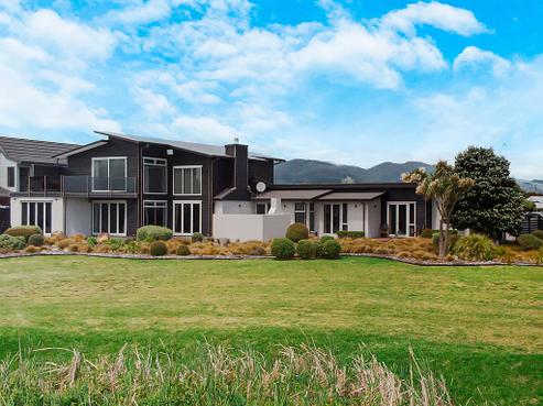 299 Manly Street, Paraparaumu Beach