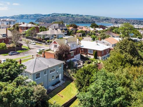 18 Mcgeorge Avenue, Mornington