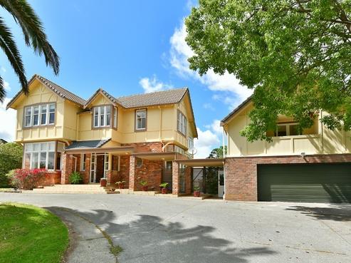 141 Whangaparaoa Road, Red Beach